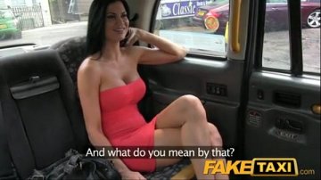 Redhead panorama filmed doing paws